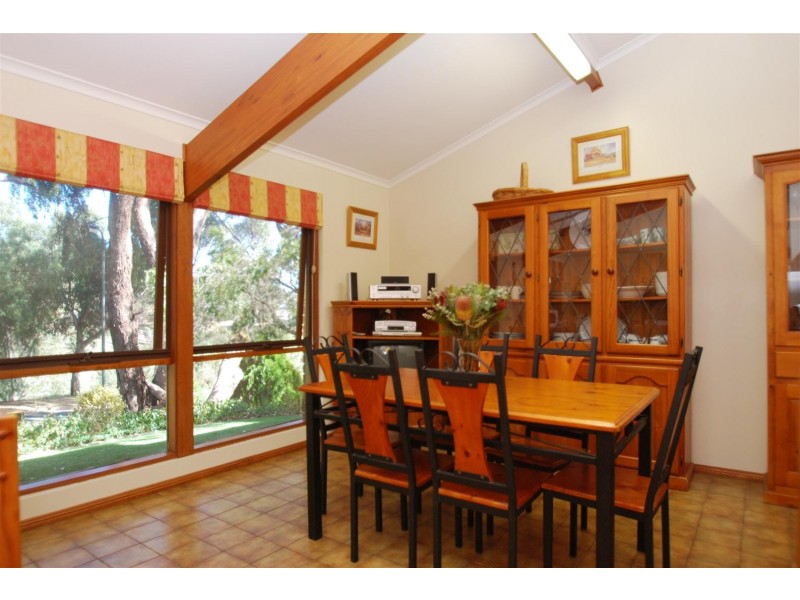 39 Hui-Hui Drive, Happy Valley SA 5159