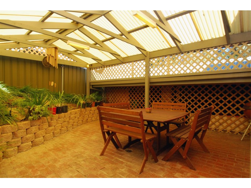 39 Hui-Hui Drive, Happy Valley SA 5159