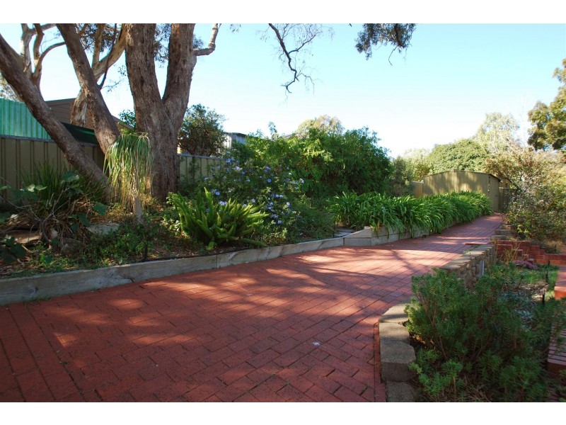 39 Hui-Hui Drive, Happy Valley SA 5159