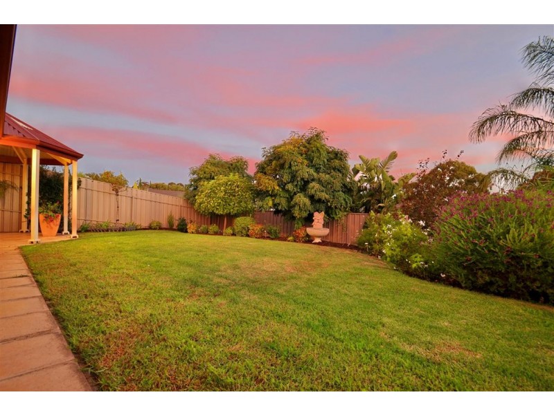 2 Jimmy Watson Drive, Woodcroft SA 5162