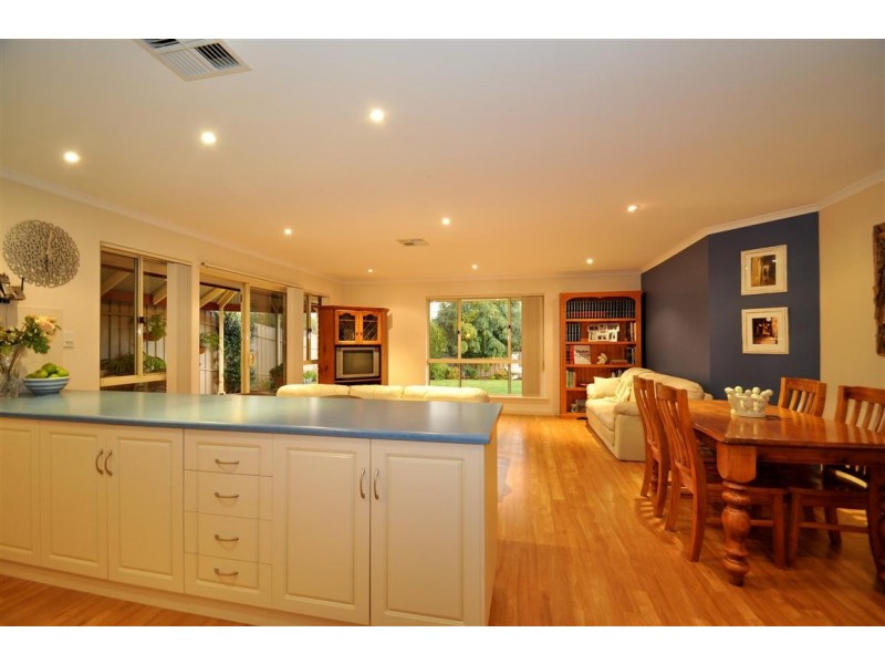 2 Jimmy Watson Drive, Woodcroft SA 5162