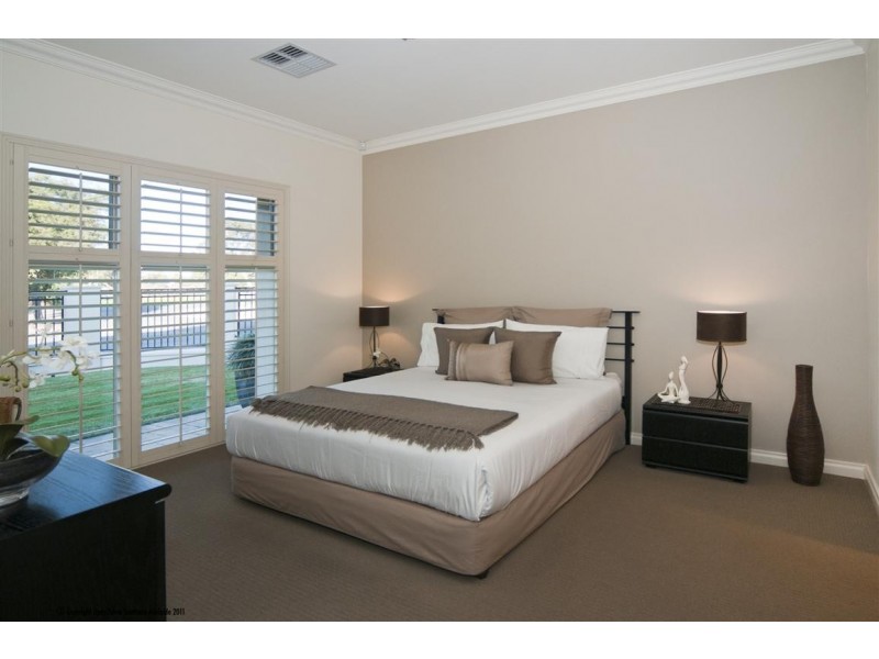 2 Bridge Street, Glenelg North SA 5045