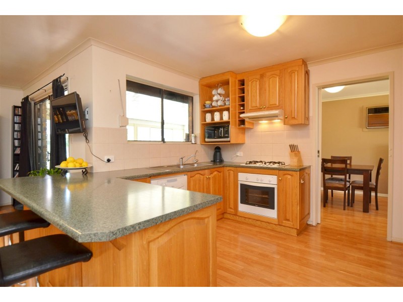 1 Magnolia Avenue, Happy Valley SA 5159