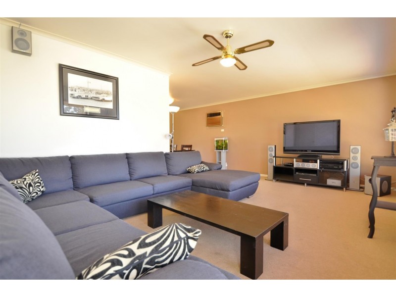 1 Magnolia Avenue, Happy Valley SA 5159