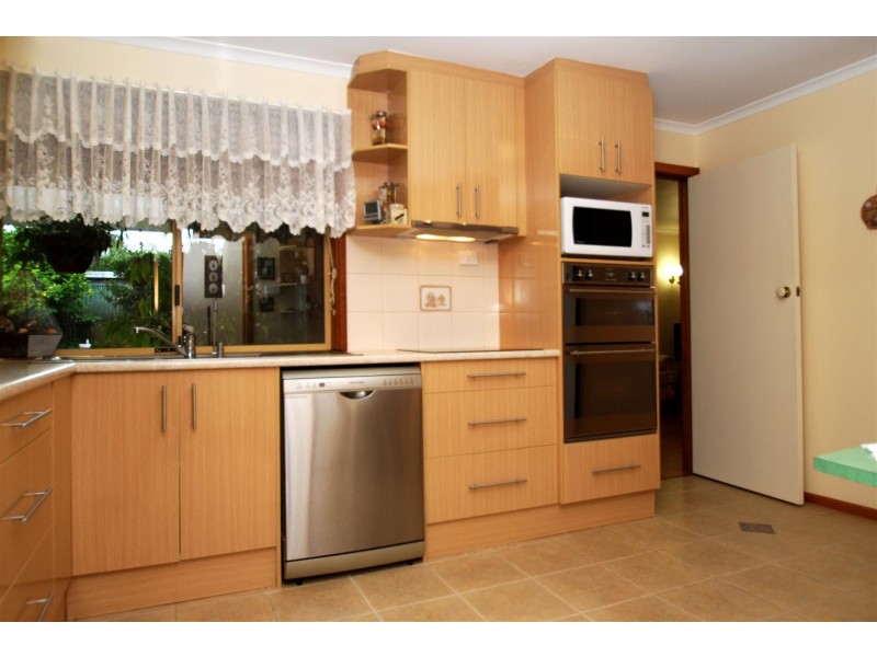 6 Lyle Street, Happy Valley SA 5159