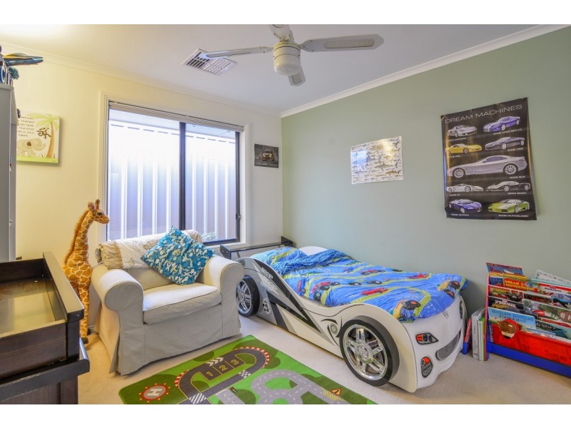 84 Jimmy Watson Drive, Woodcroft SA 5162