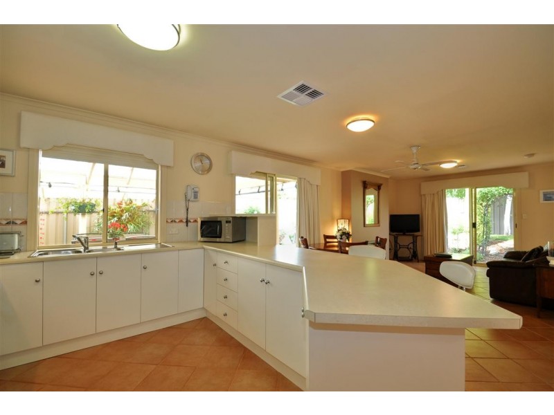 30 Dorrien Avenue, Woodcroft SA 5162