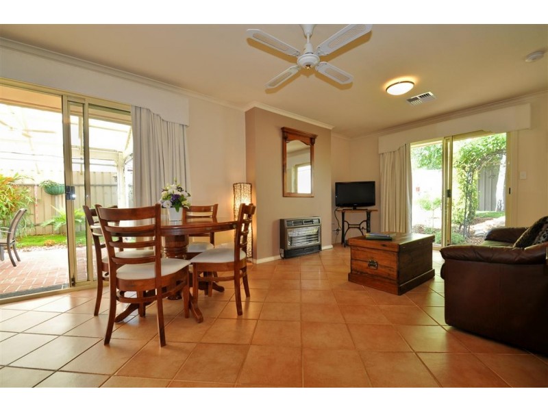 30 Dorrien Avenue, Woodcroft SA 5162