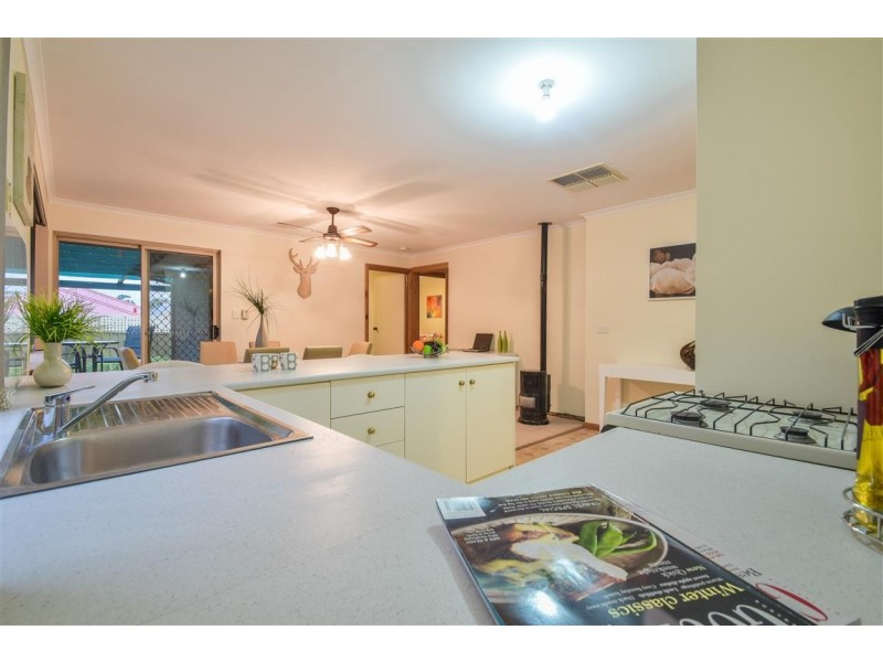 46 Bordeaux Drive, Woodcroft SA 5162