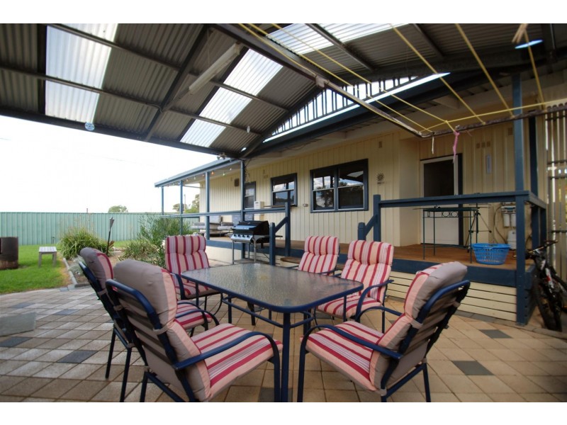 7 Raye Street, Wellington SA 5259