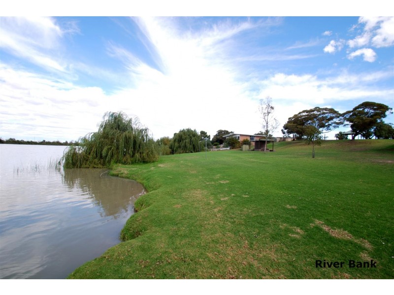 7 Raye Street, Wellington SA 5259