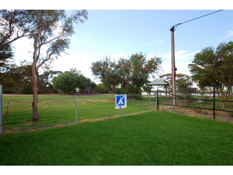 7 Raye Street, Wellington SA 5259