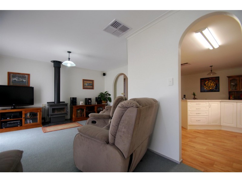 27 Whittaker Avenue, Old Reynella SA 5161