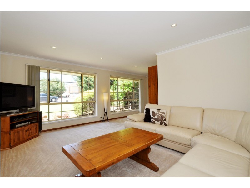 4 Moncur Street, Woodcroft SA 5162