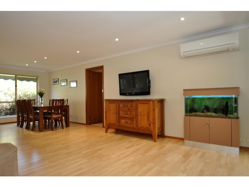 4 Moncur Street, Woodcroft SA 5162