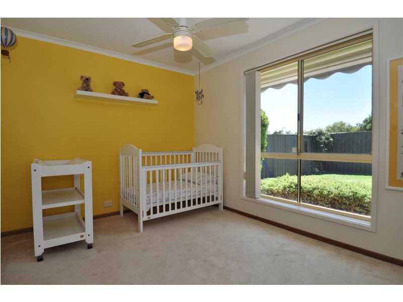 4 Moncur Street, Woodcroft SA 5162