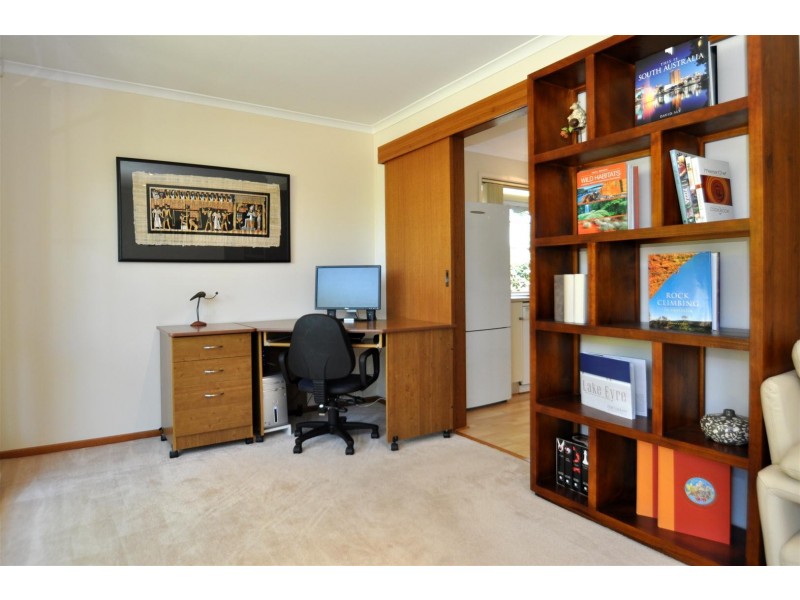 4 Moncur Street, Woodcroft SA 5162