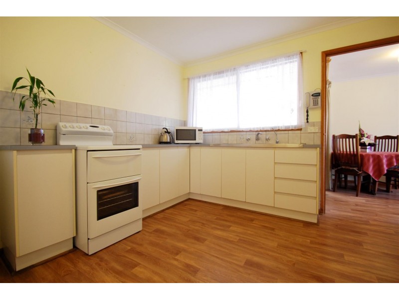 16 Hele Crescent, Trott Park SA 5158