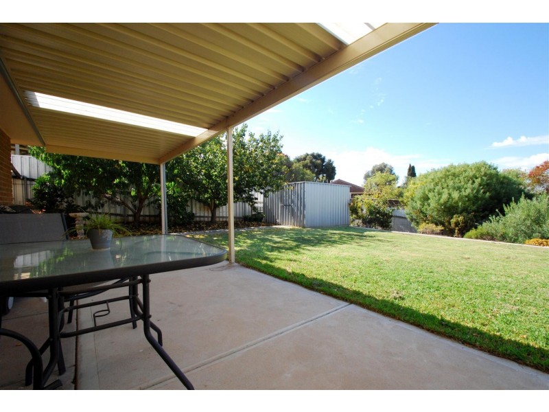 16 Hele Crescent, Trott Park SA 5158