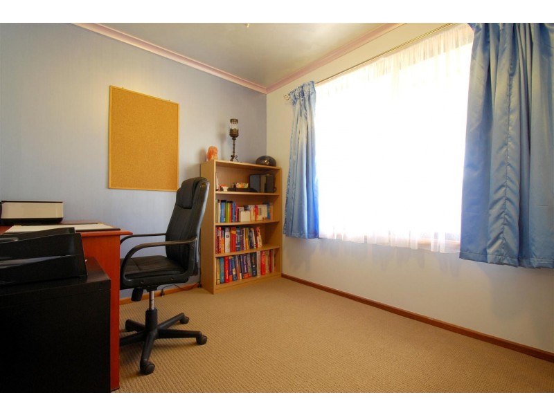 16 Hele Crescent, Trott Park SA 5158