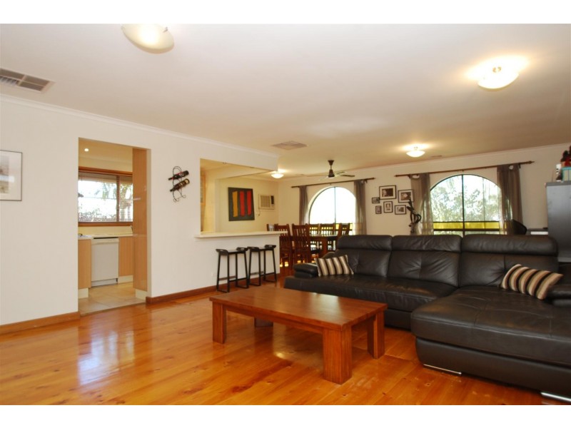 1 Thermopylae Court, Hallett Cove SA 5158