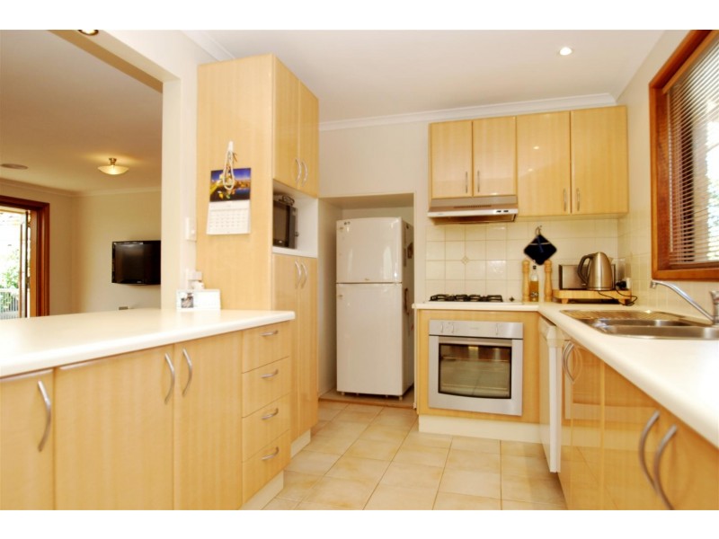 1 Thermopylae Court, Hallett Cove SA 5158