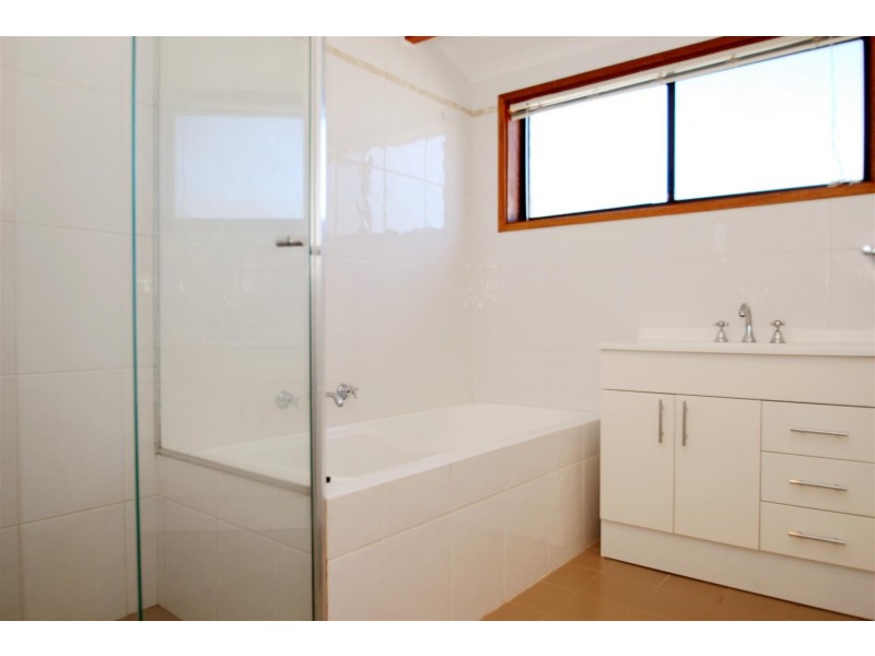 1 Thermopylae Court, Hallett Cove SA 5158