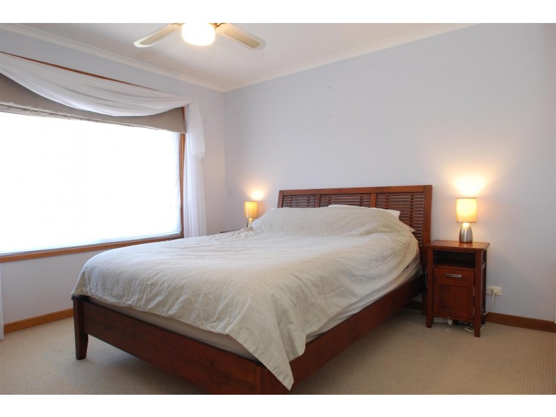 1 Thermopylae Court, Hallett Cove SA 5158