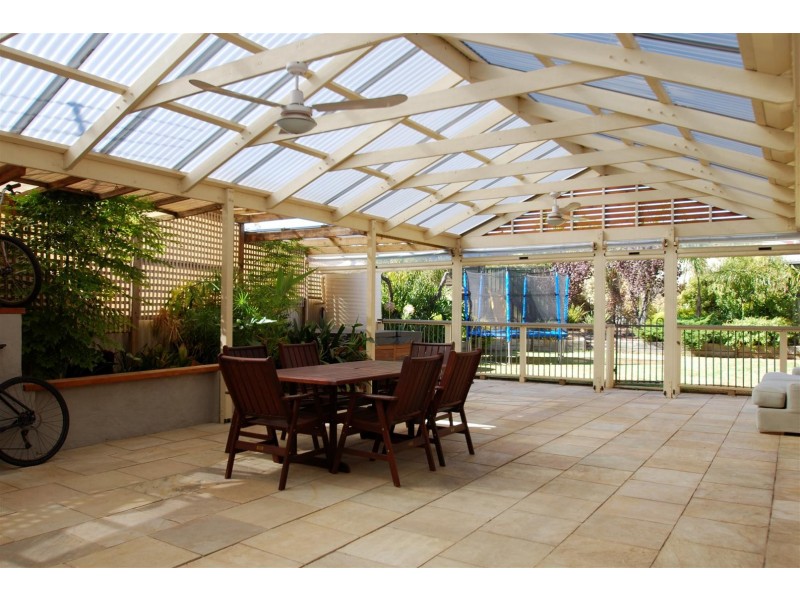 1 Thermopylae Court, Hallett Cove SA 5158