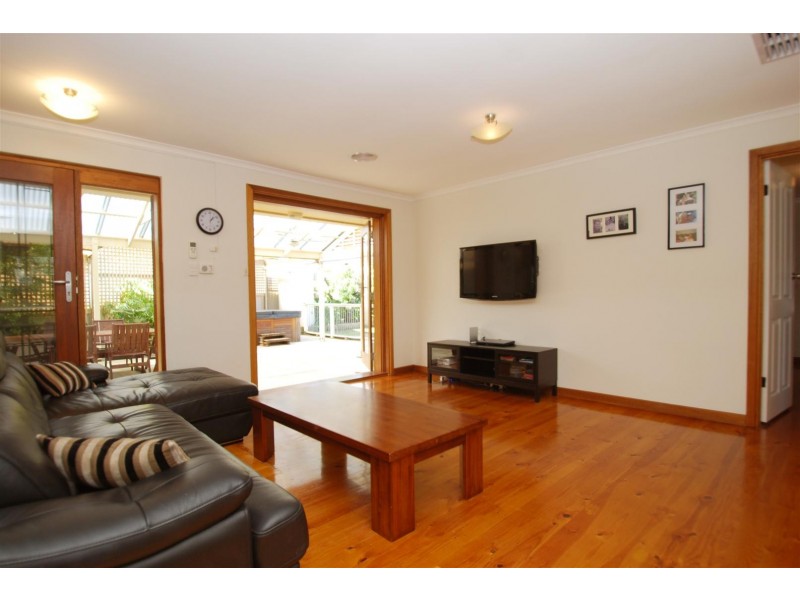 1 Thermopylae Court, Hallett Cove SA 5158