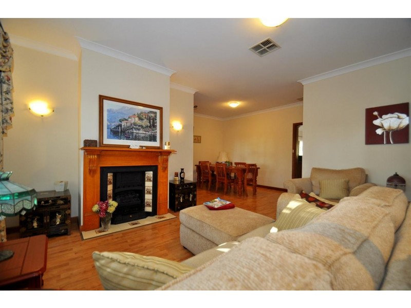 71 Sir James Hardy Way, Woodcroft SA 5162