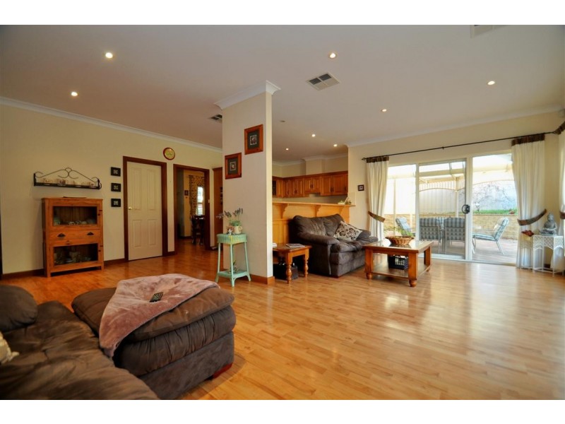 71 Sir James Hardy Way, Woodcroft SA 5162