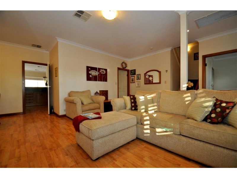 71 Sir James Hardy Way, Woodcroft SA 5162