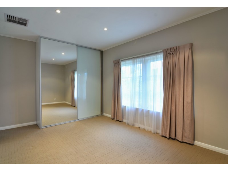 12 Lynne Court, Marion SA 5043