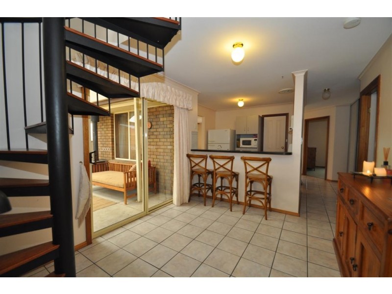 14 Tobin Crescent, Woodcroft SA 5162