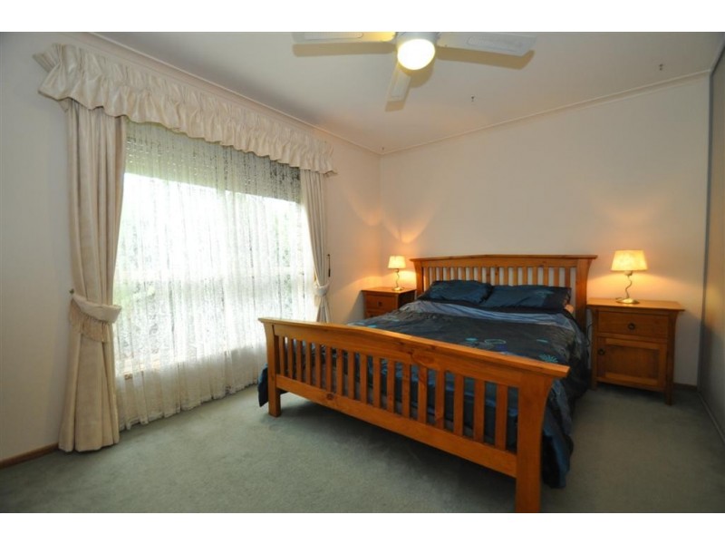 14 Tobin Crescent, Woodcroft SA 5162