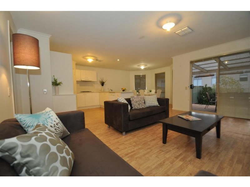 6 Westbury Court, Woodcroft SA 5162