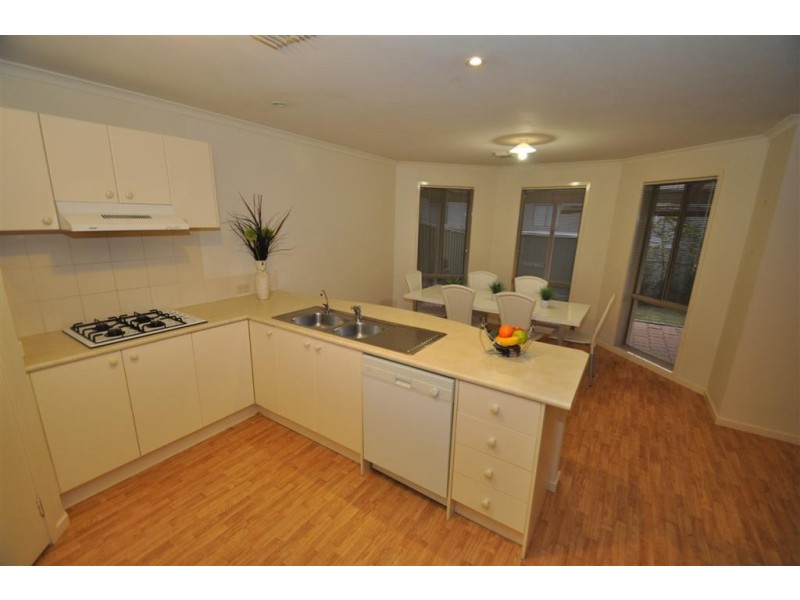 6 Westbury Court, Woodcroft SA 5162