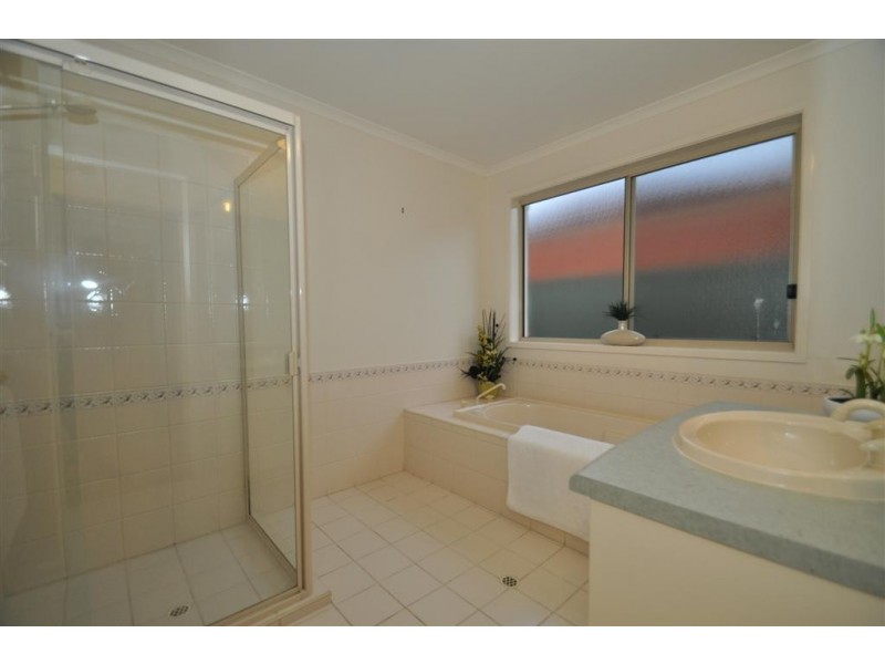 6 Westbury Court, Woodcroft SA 5162