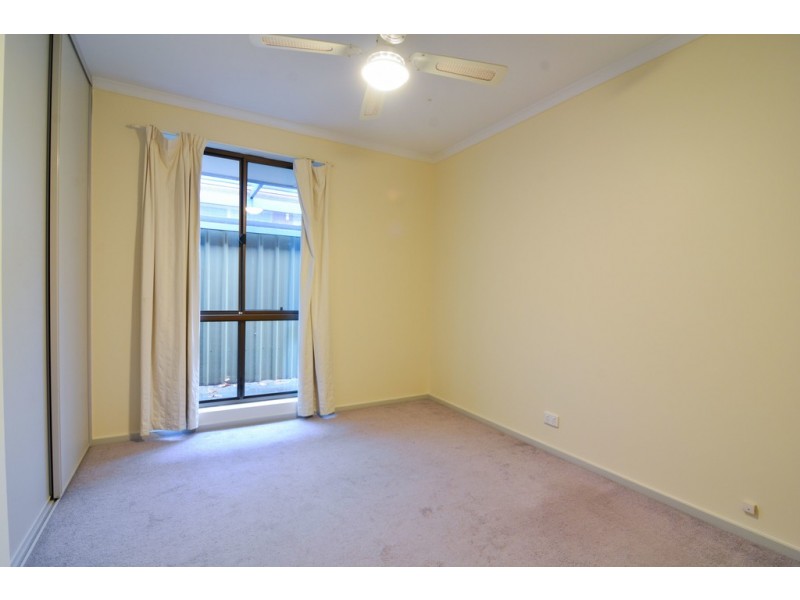 11 Coonawarra Close, Woodcroft SA 5162