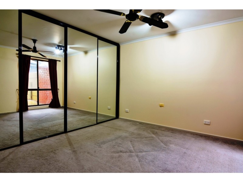 11 Coonawarra Close, Woodcroft SA 5162