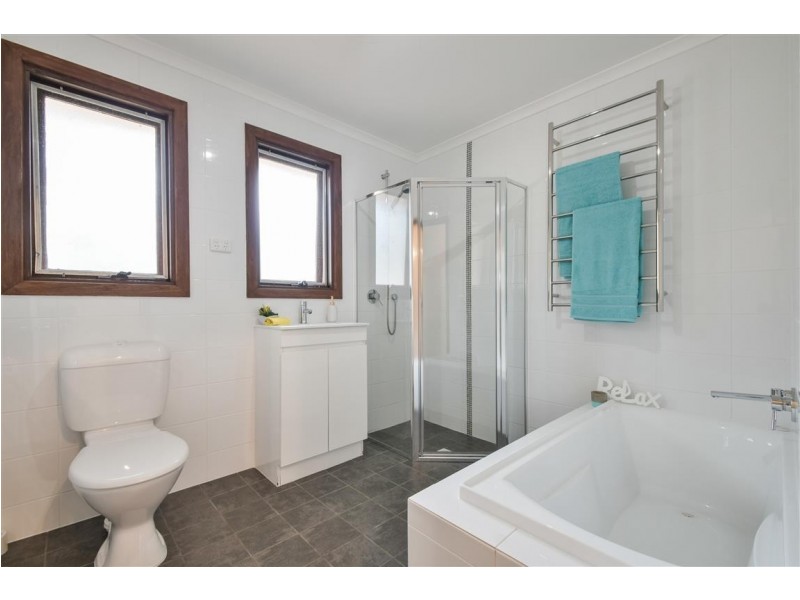 4 Essexvale Avenue, Huntfield Heights SA 5163