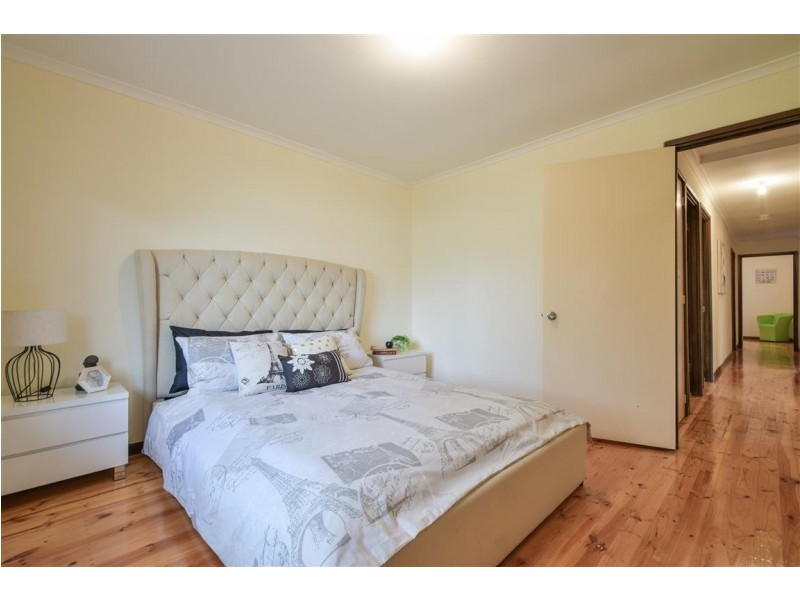 4 Essexvale Avenue, Huntfield Heights SA 5163