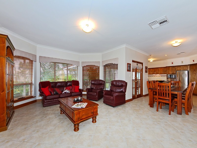 3 Charlson Rise, Happy Valley SA 5159