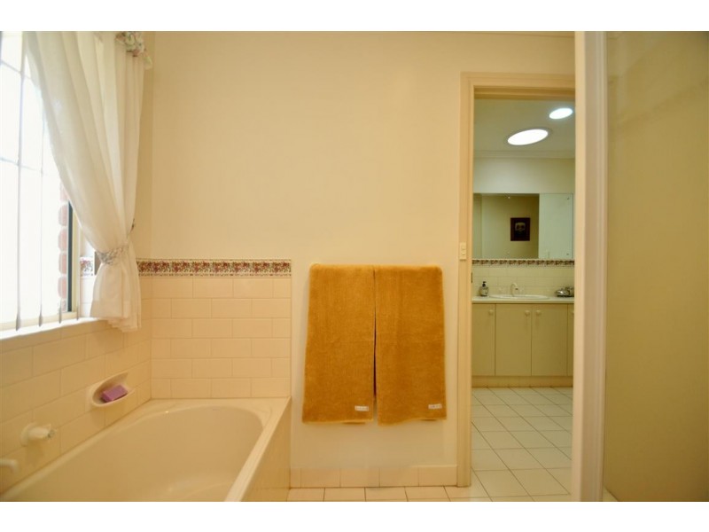 2 Epsilon Close, Woodcroft SA 5162