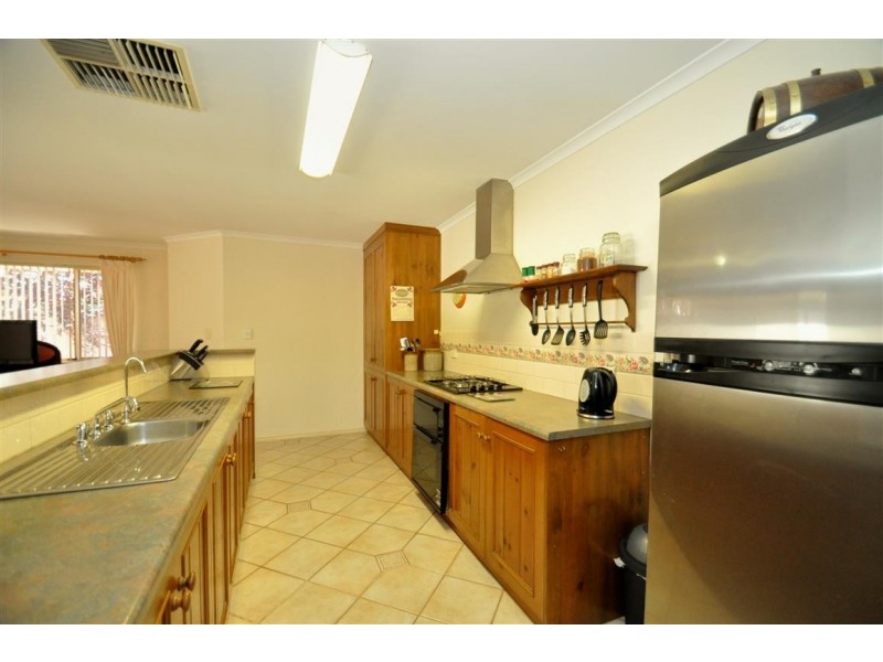 2 Epsilon Close, Woodcroft SA 5162