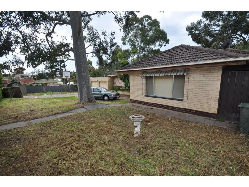 18 Madeira Drive, Morphett Vale SA 5162