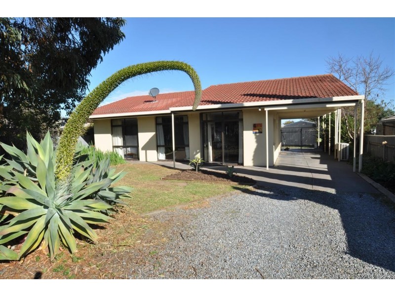 4 First Avenue, Moana SA 5169