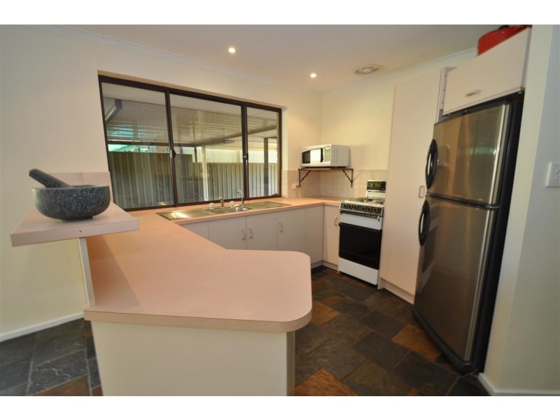 32 Odessa Drive, Woodcroft SA 5162