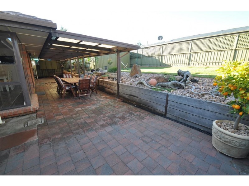 32 Odessa Drive, Woodcroft SA 5162